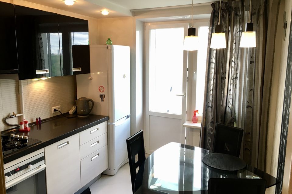 Продаётся 3-комнатная квартира, 65 м²