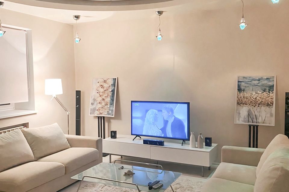 Продаётся 4-комнатная квартира, 165 м²