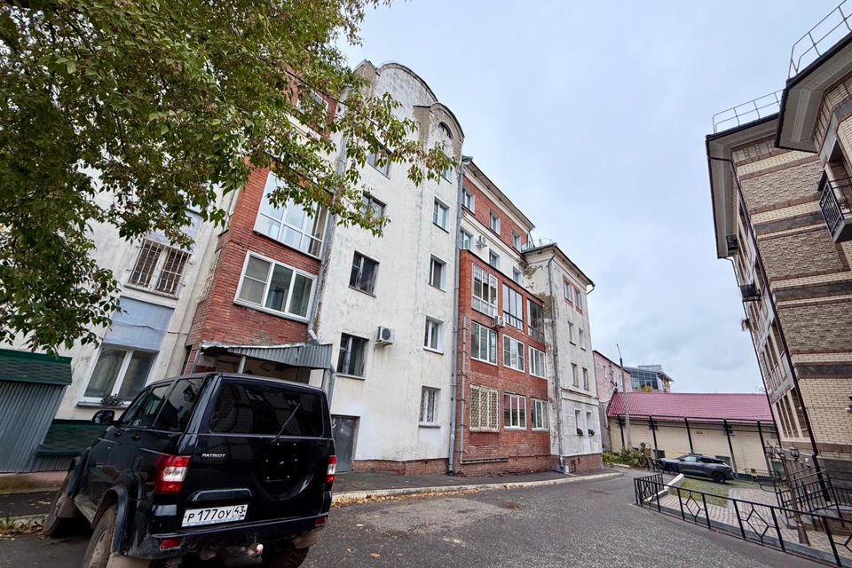 Продаётся 4-комнатная квартира, 138.4 м²