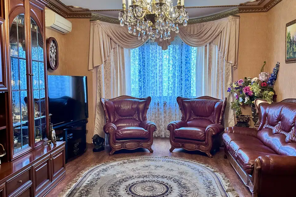 Продаётся 4-комнатная квартира, 119.9 м²