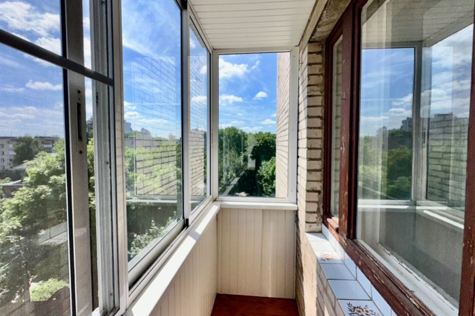 Продаётся 4-комнатная квартира, 64 м²