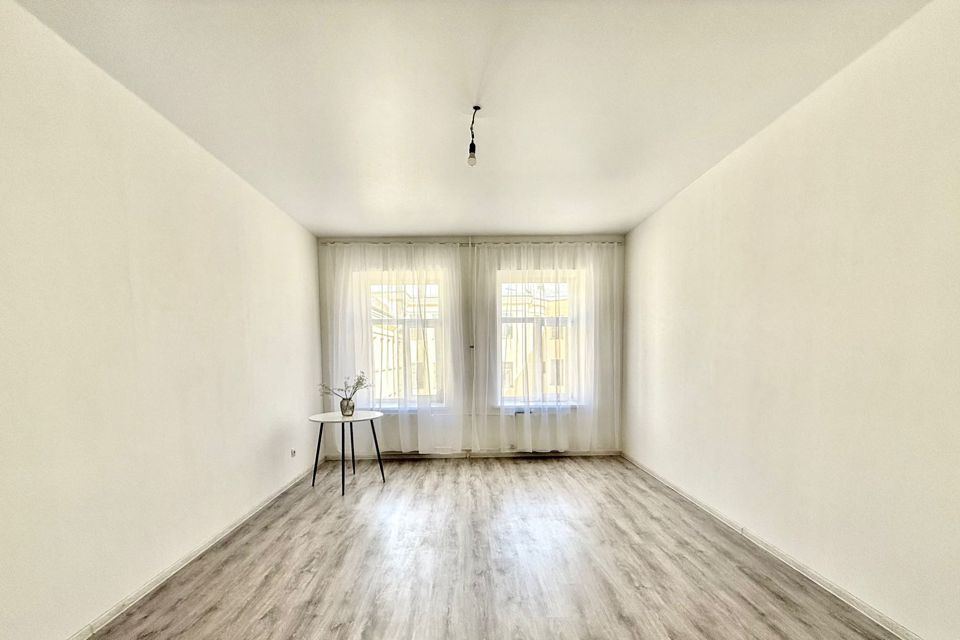 Продаётся 5-комнатная квартира, 145.8 м²