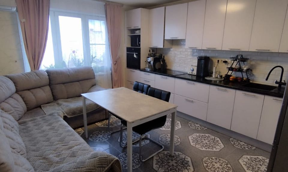 Продаётся 2-комнатная квартира, 76.5 м²