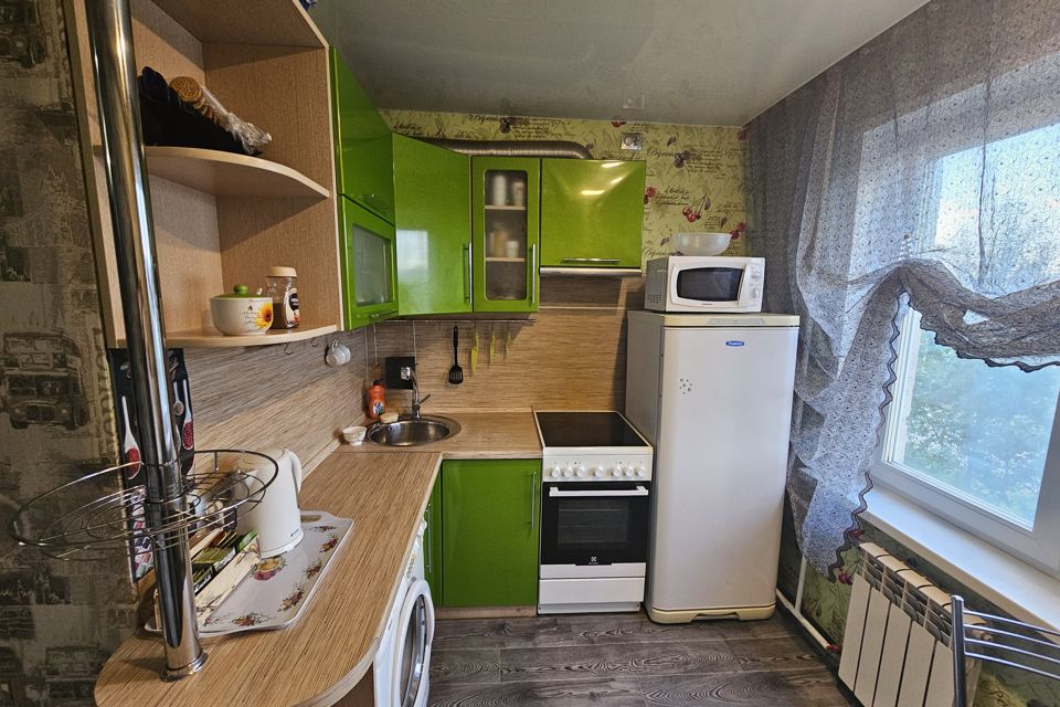 Продаётся 3-комнатная квартира, 48.8 м²
