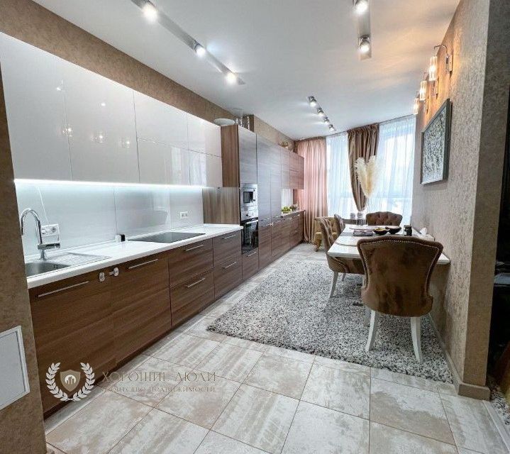 Продаётся 3-комнатная квартира, 100 м²