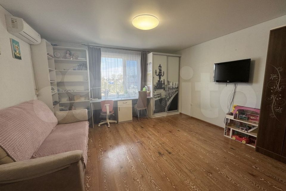 Продаётся 1-комнатная квартира, 41.8 м²