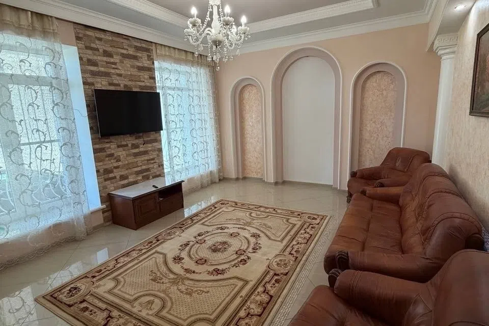 Продаётся 2-этажный дом, 292 м²
