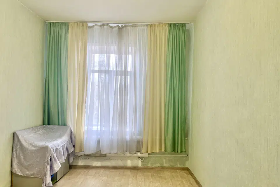 Продаётся комната в 5-комн. квартире, 15.8 м²