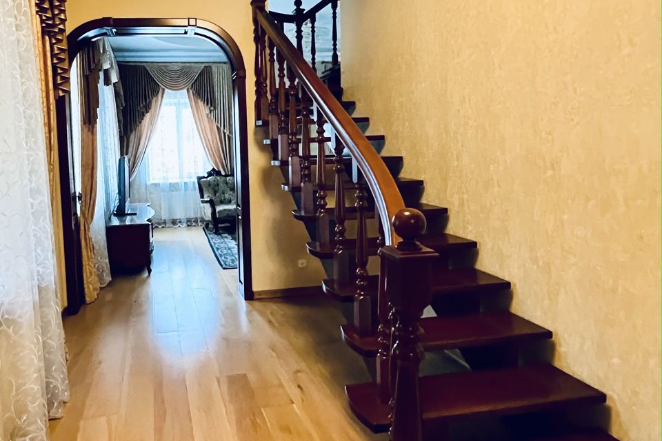 Продаётся 2-этажный дом, 271 м²