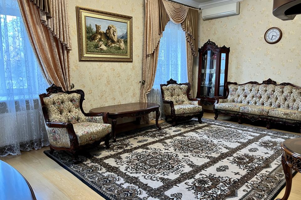Продаётся 2-этажный дом, 271 м²