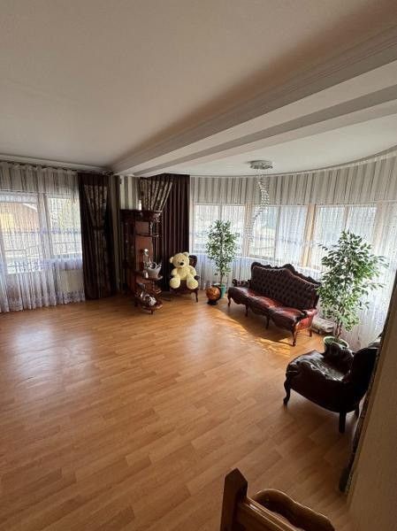 Продаётся таунхаус, 2-эт., 320 м²