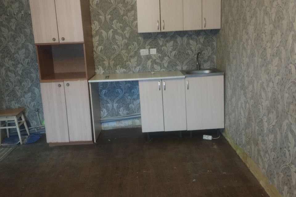 Продаётся 4 комнаты в 4-комн. квартире, 18 м²
