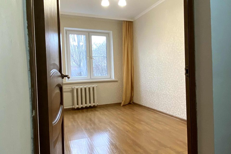 Продаётся 4-комнатная квартира, 70 м²