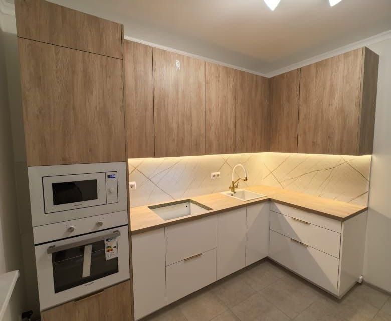 Продаётся 1-комнатная квартира, 42 м²