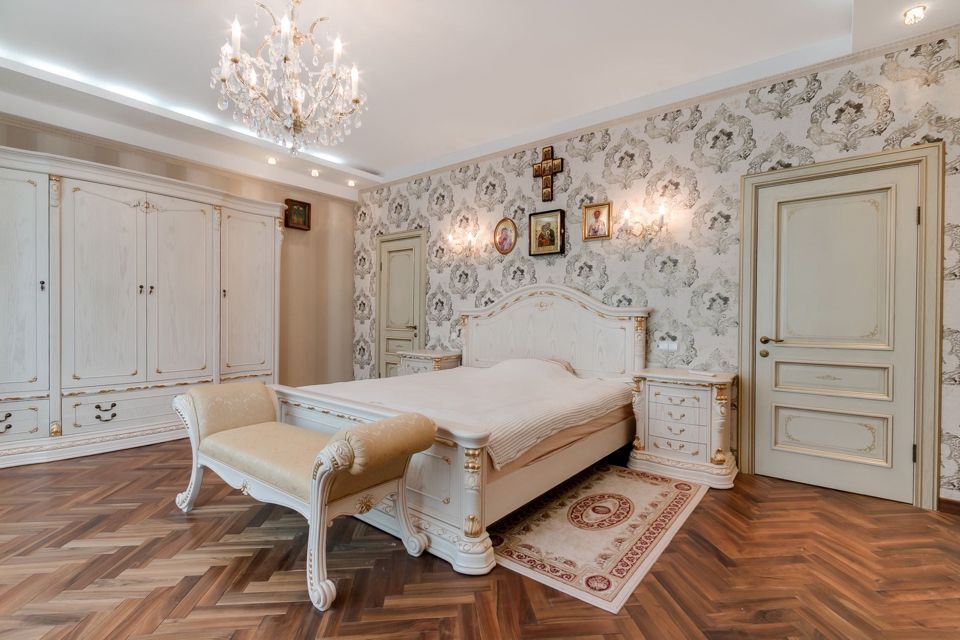 Продаётся 3-комнатная квартира, 143.7 м²