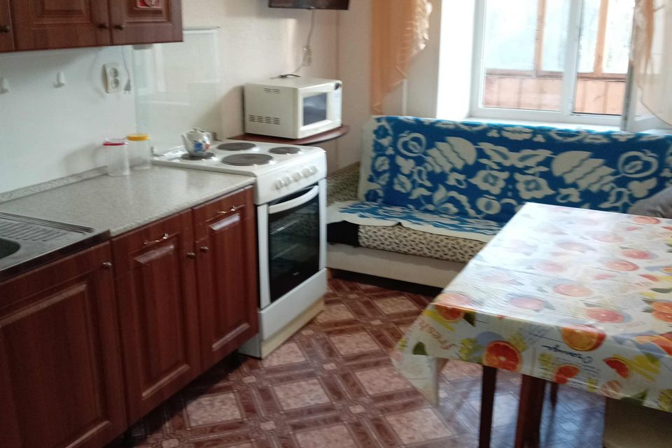 Сдаётся 1-комнатная квартира, 42 м²