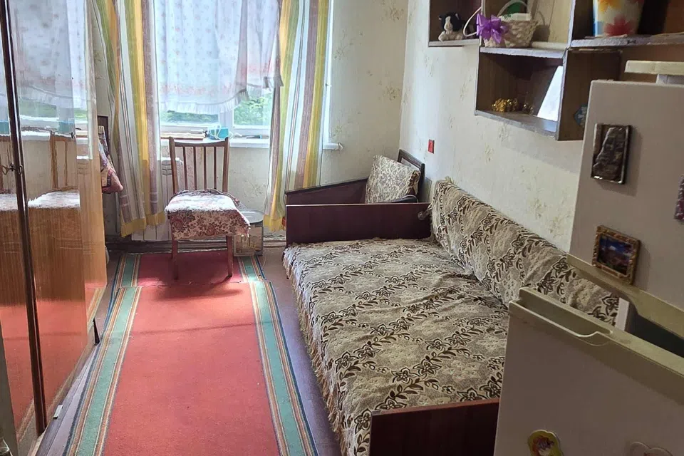 Продаётся 4-комнатная квартира, 64 м²