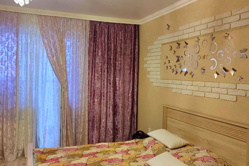 Продаётся 1-комнатная квартира, 78 м²