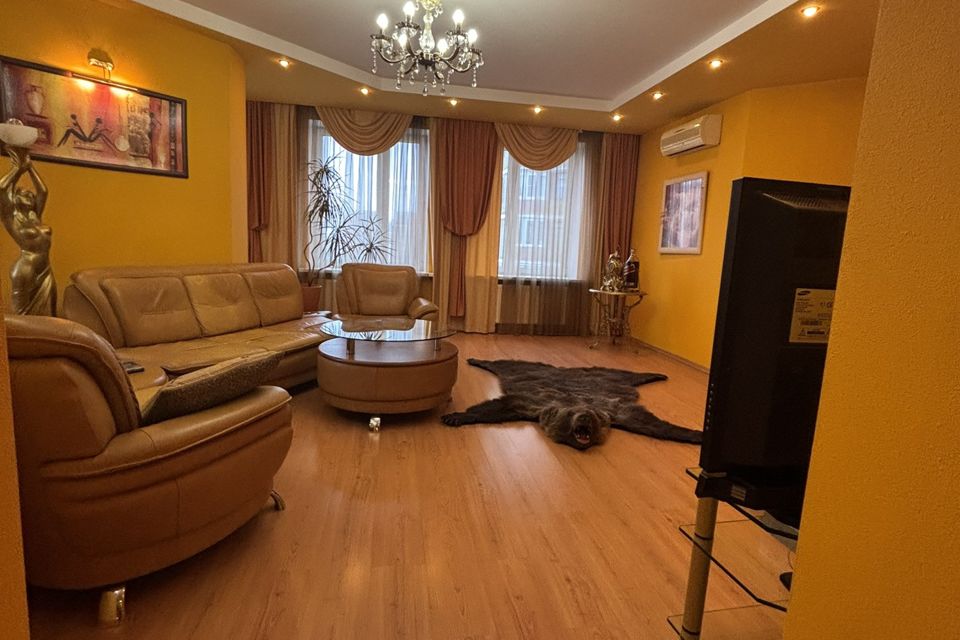 Продаётся 3-комнатная квартира, 153.5 м²