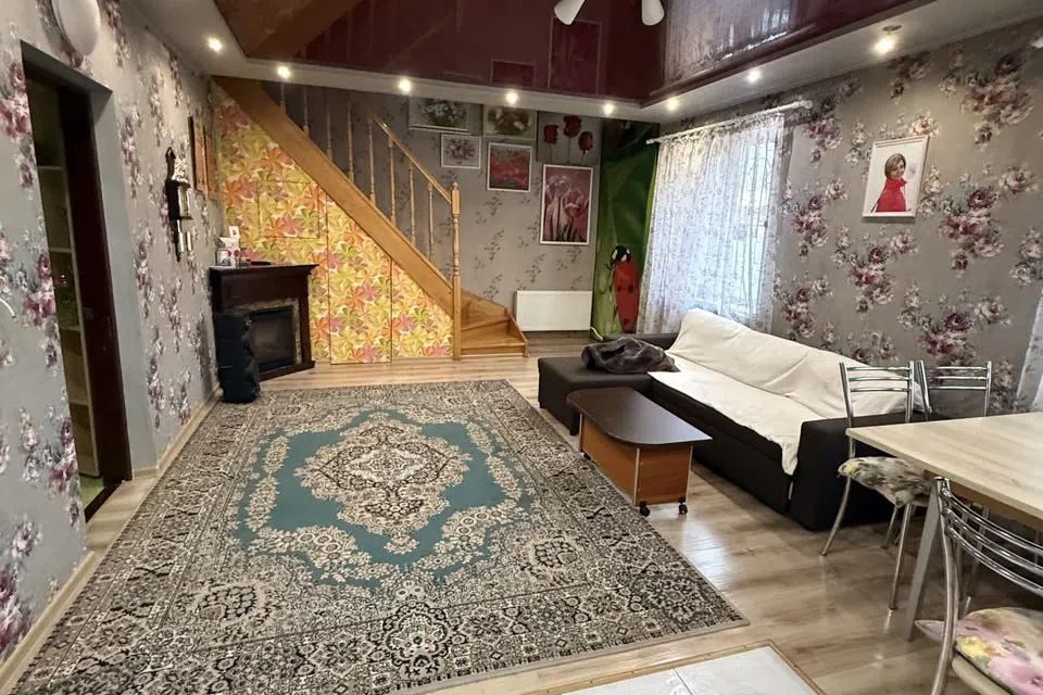 Продаётся 2-этажный дом, 165 м²