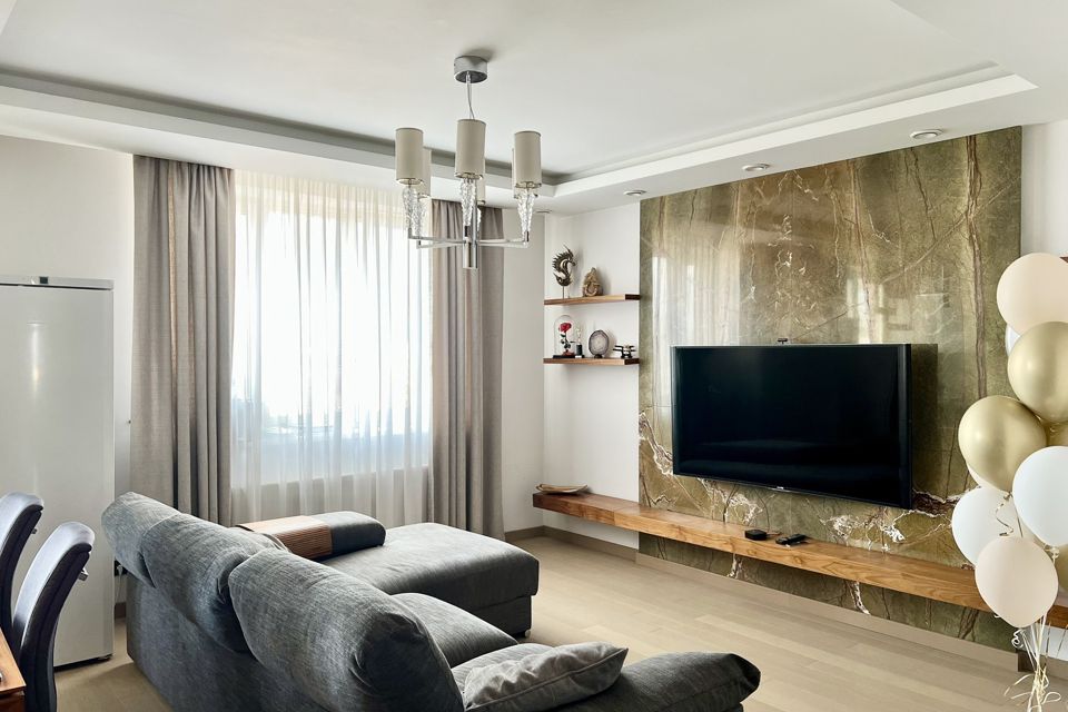 Продаётся 4-комнатная квартира, 148.4 м²