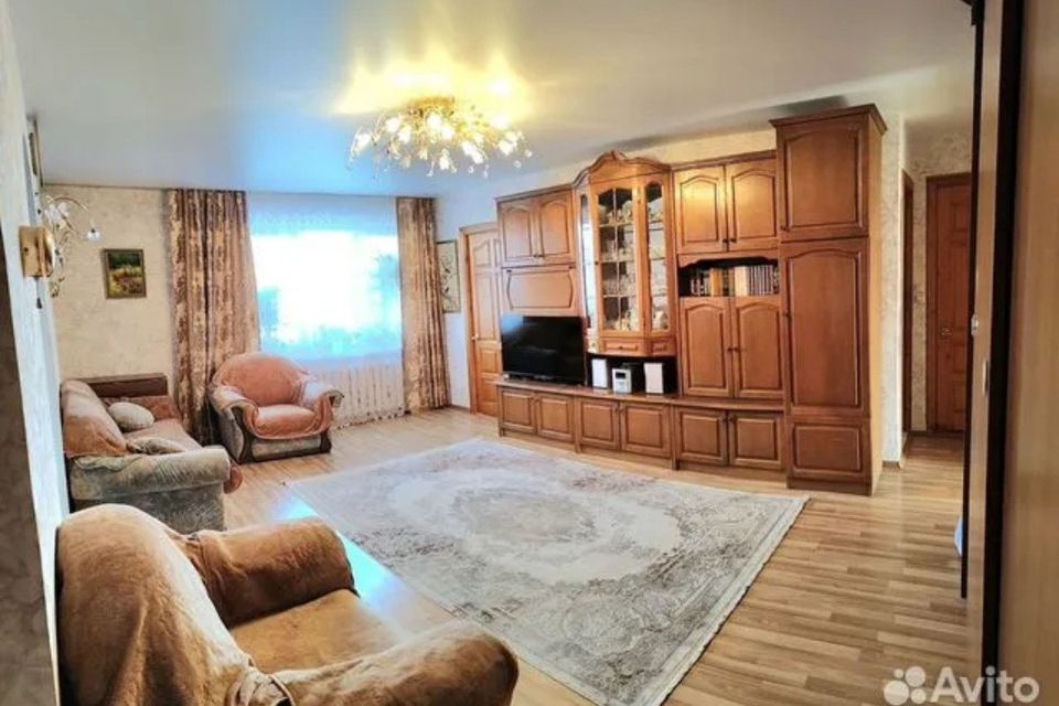 Продаётся 4-комнатная квартира, 73 м²