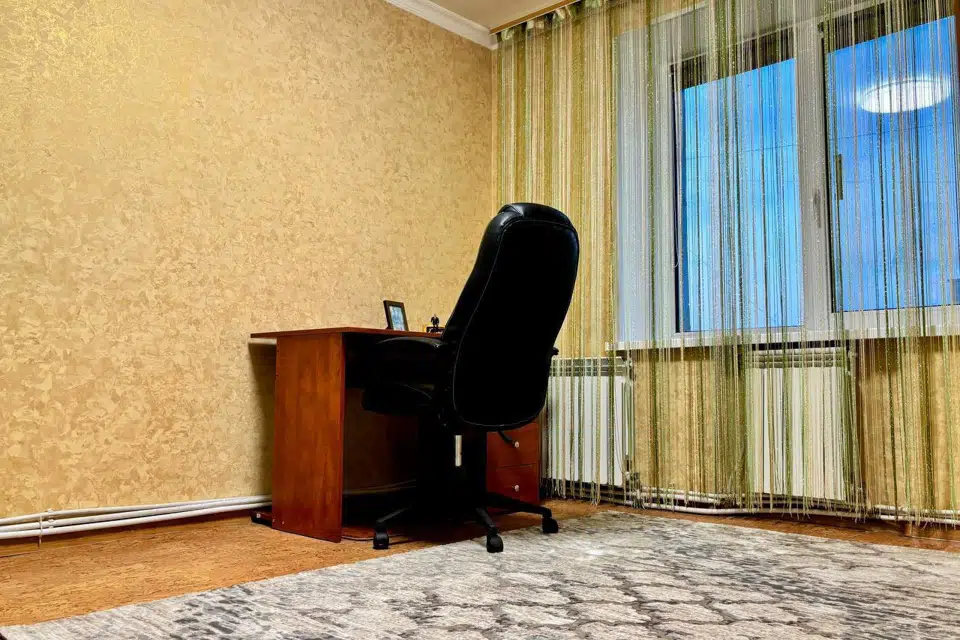 Продаётся 4-комнатная квартира, 90 м²