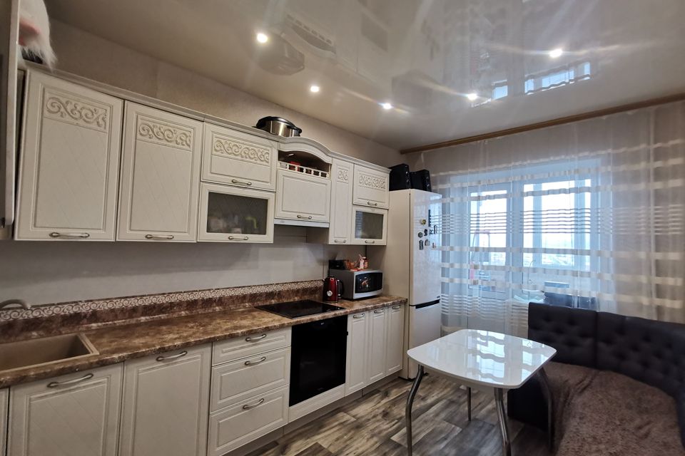 Продаётся 2-комнатная квартира, 63.7 м²