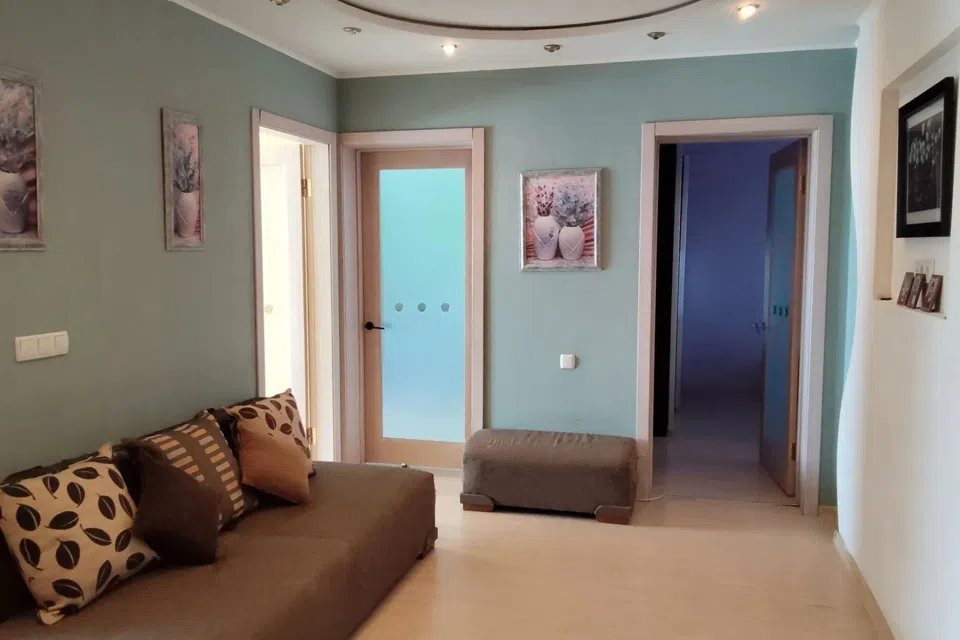 Продаётся 3-комнатная квартира, 77 м²