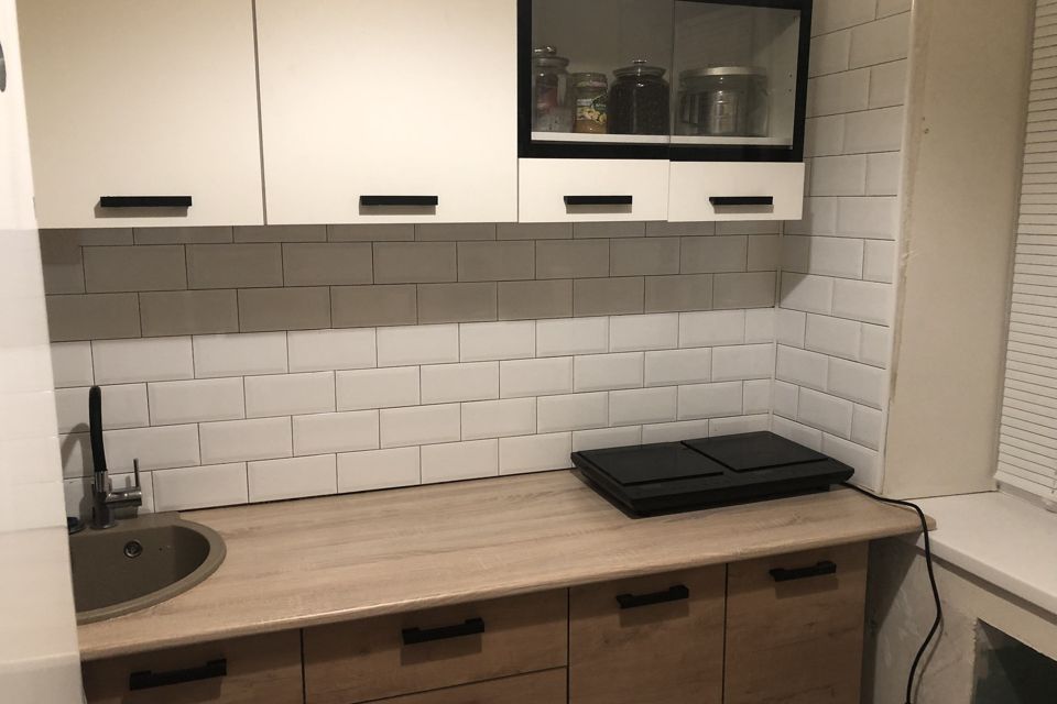 Продаётся 3-комнатная квартира, 42 м²