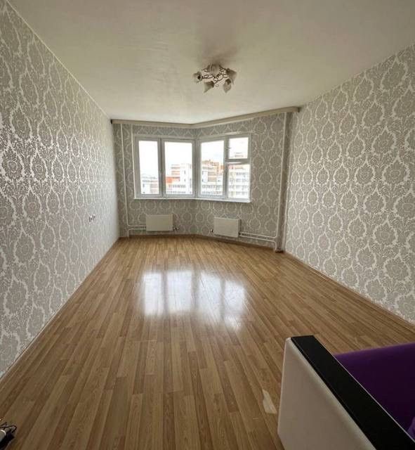 Продаётся 1-комнатная квартира, 42 м²