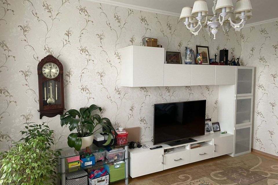 Продаётся 4-комнатная квартира, 105.8 м²