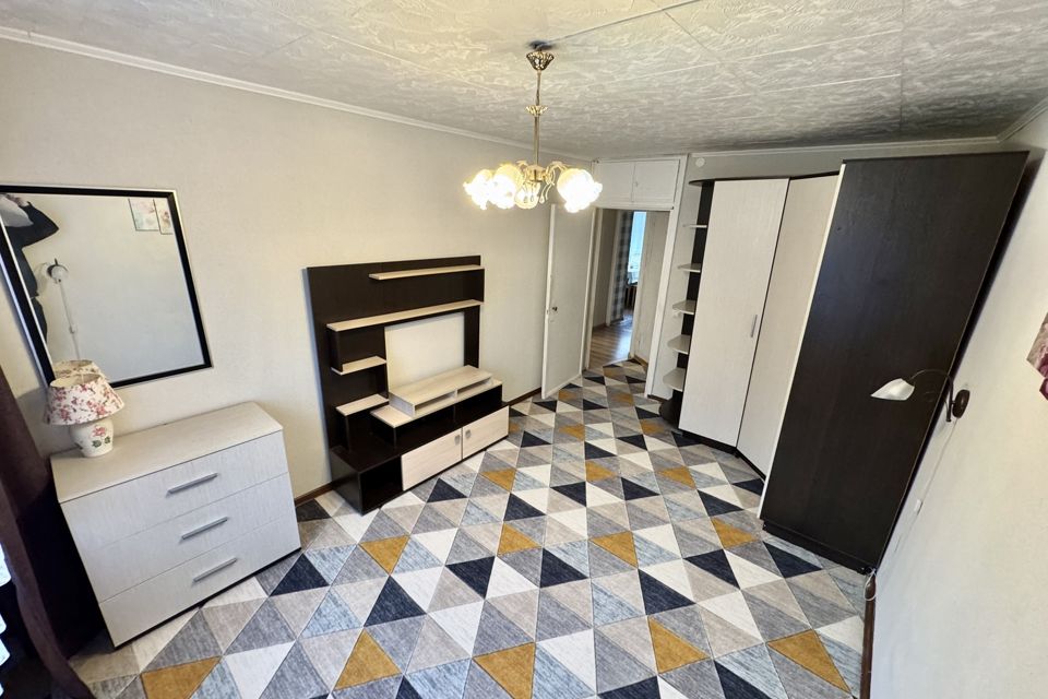 Продаётся 3-комнатная квартира, 56.5 м²