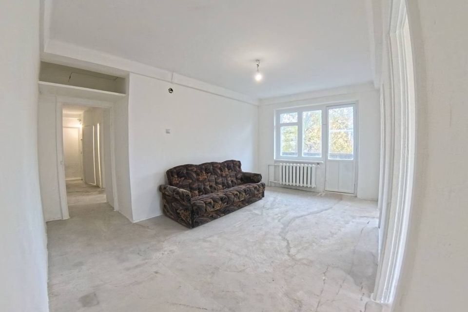 Продаётся 4-комнатная квартира, 57.1 м²