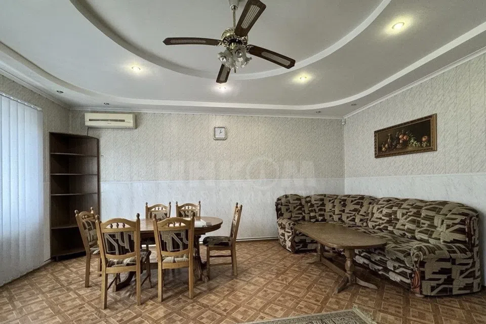 Продаётся 2-этажный дом, 418 м²