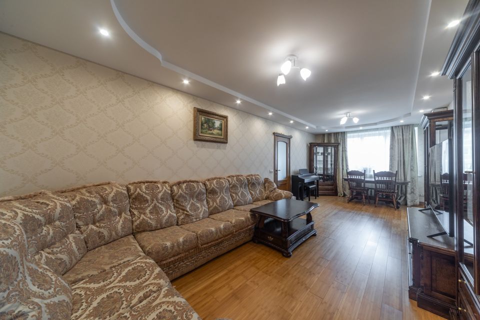 Продаётся 4-комнатная квартира, 114.3 м²