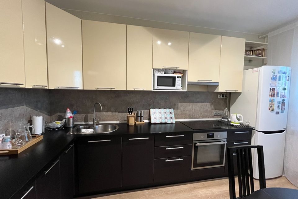 Продаётся 1-комнатная квартира, 37.8 м²