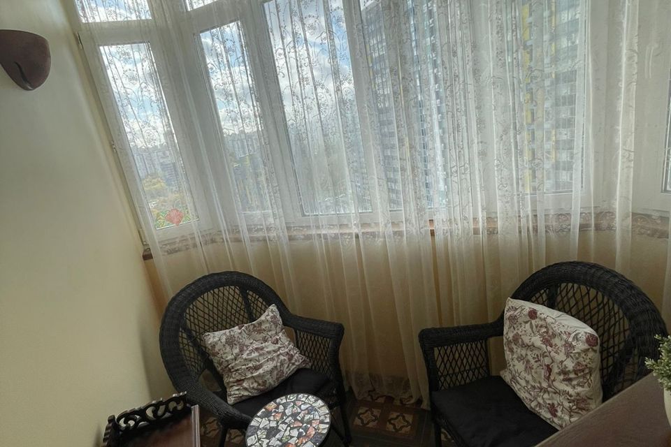 Продаётся 1-комнатная квартира, 62.1 м²
