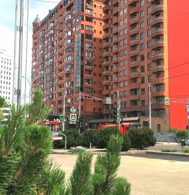Продаётся 1-комнатная квартира, 70 м²