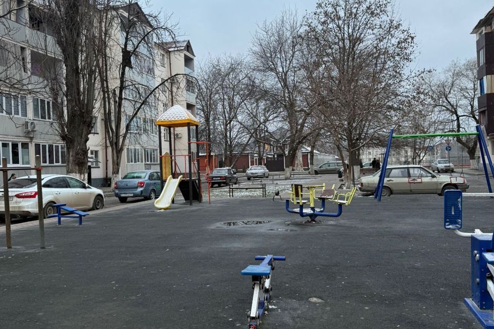 Продаётся 2-комнатная квартира, 43.8 м²