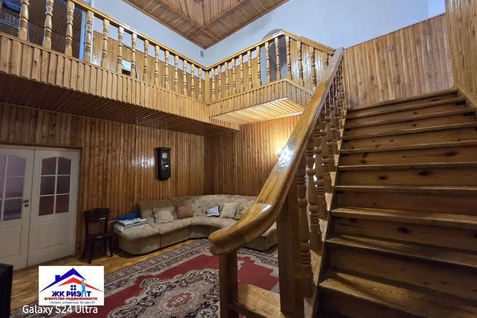 Продаётся 2-этажный дом, 268 м²