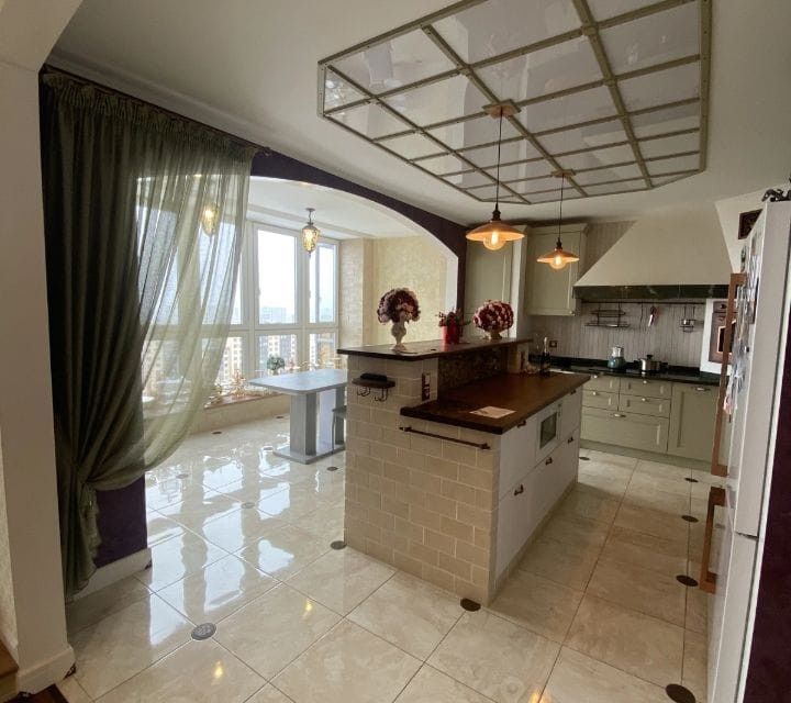 Сдаётся 2-комнатная квартира, 147 м²