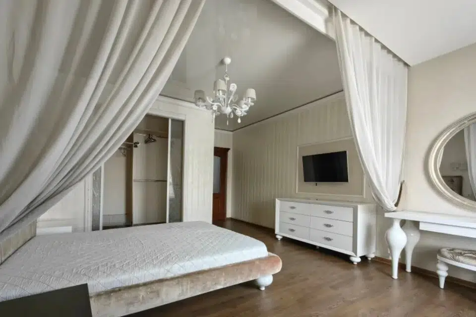 Продаётся 3-комнатная квартира, 122 м²