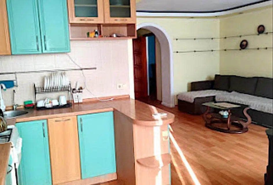 Продаётся 3-комнатная квартира, 65 м²