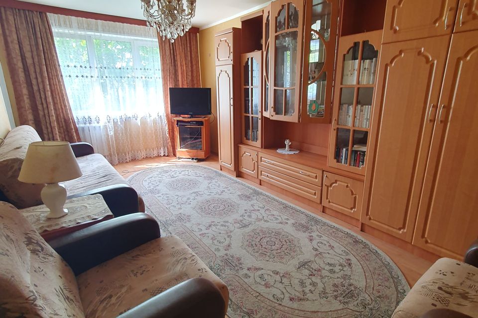 Продаётся 3-комнатная квартира, 61.8 м²