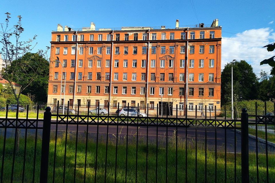 Продаётся 1-комнатная квартира, 46.7 м²