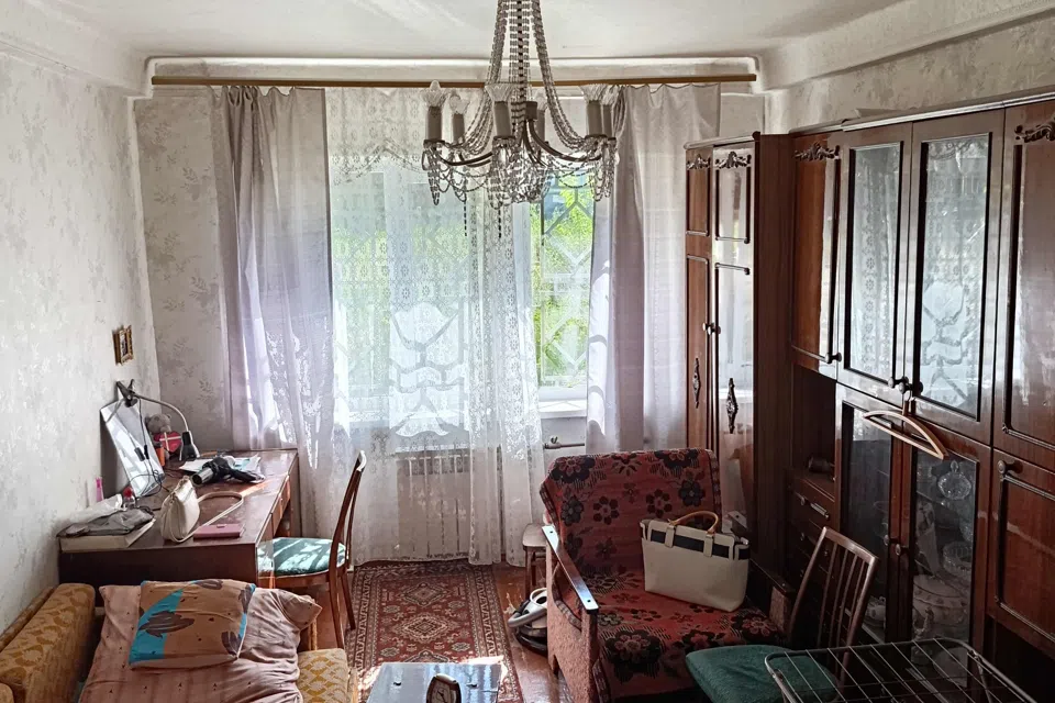 Продаётся 3-комнатная квартира, 56.5 м²