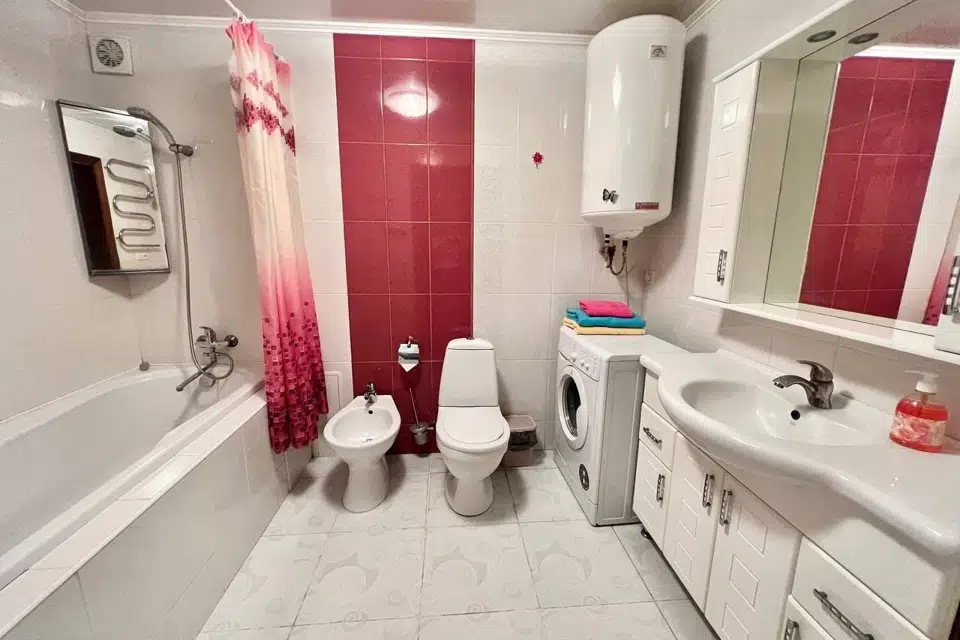 Продаётся 4-комнатная квартира, 115 м²
