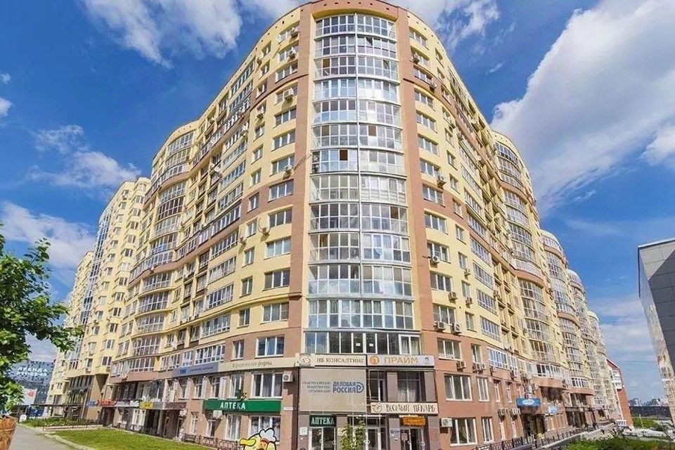 Продаётся 3-комнатная квартира, 108.4 м²