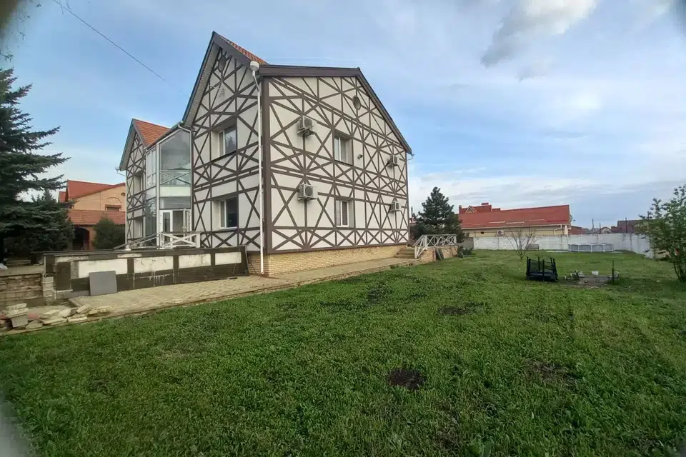 Продаётся 3-этажный дом, 337 м²